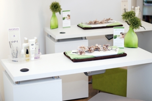 Nail Bar