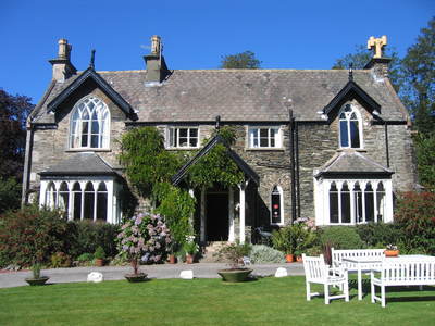 Cedar Manor Hotel