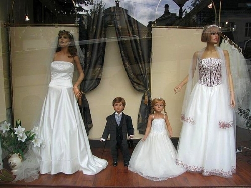 wedding gowns shop