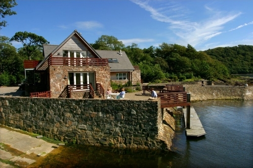 Self Catering Lochside Lodges near Oban - Melfort Pier and Harbour