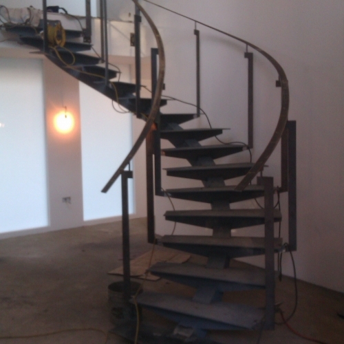 6 Staircase Fitting And Handrail