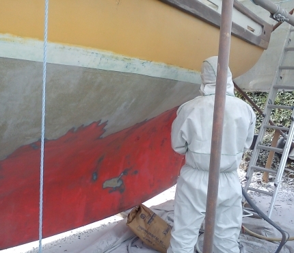Boat stripping with sodablasting